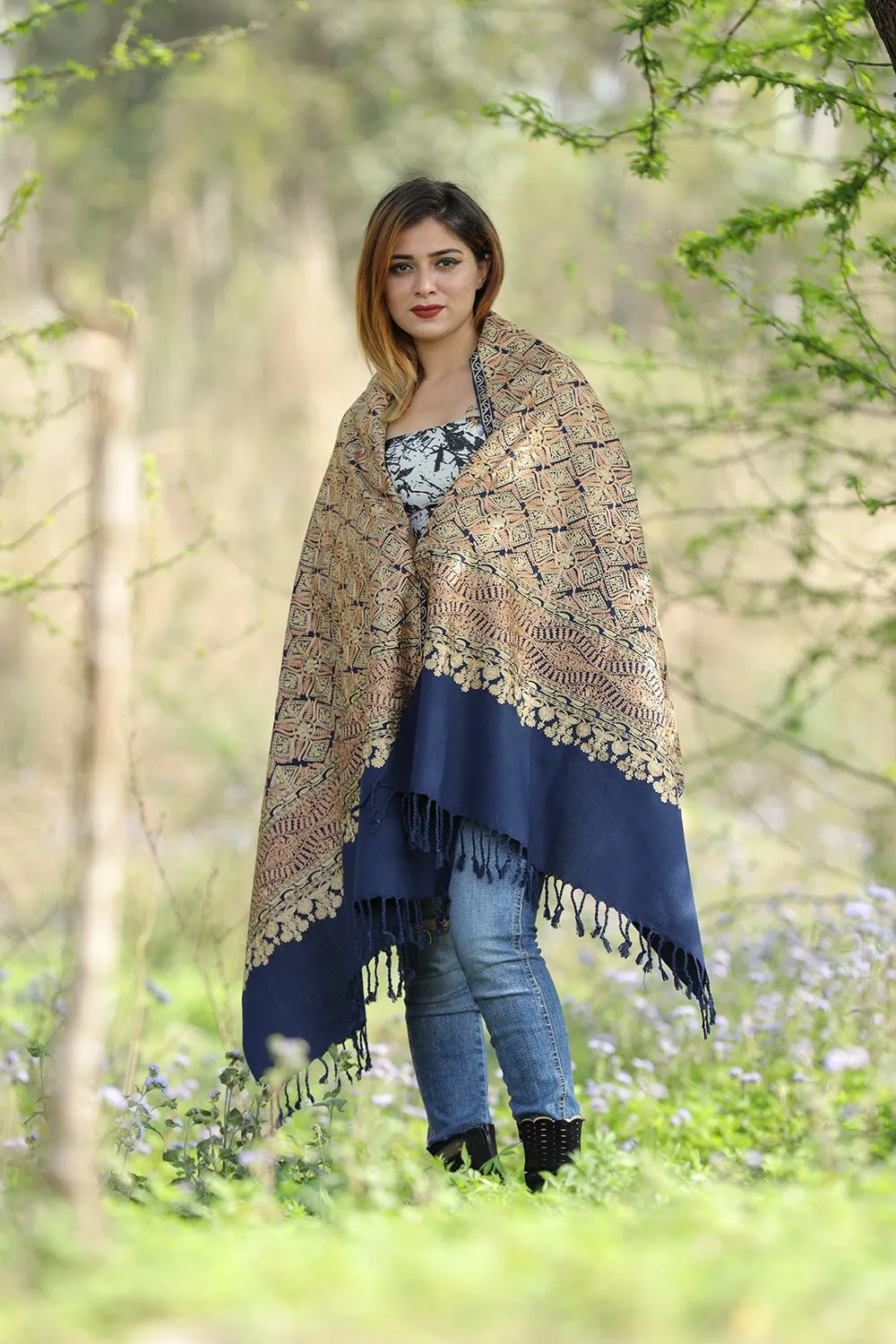 Alluring Navy Blue Colour Stole With Graceful Dense Jaal Pattern Of Kashmiri Embroidery Makes It An Ideal Wear.