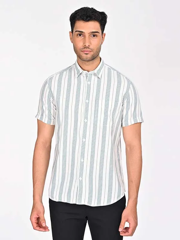 Men Checked Half Sleeve Cotton Shirt